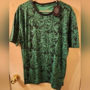 St. John's Bay Green Palm Tree Leaf Pattern Men's Shirt